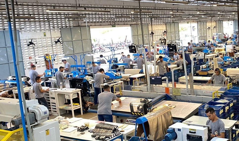 Maquinários, componentes e até smartphones importados serão impactados com tarifa para importações