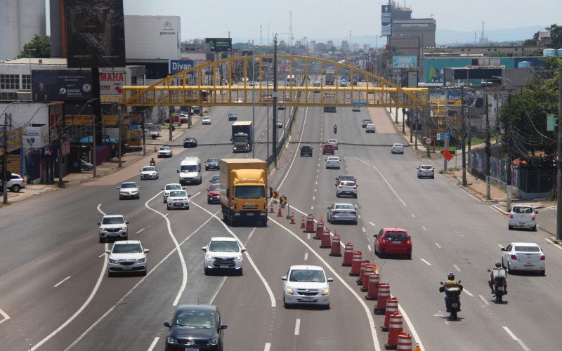 Obras em canoas desviam o trânsito da BR-116 para pista contrária