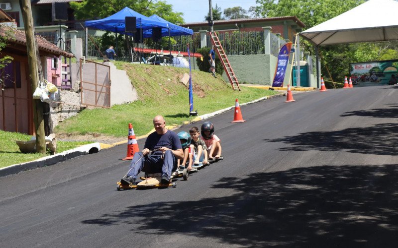 Descida de carrinho de rolimã e trike em Nova Hartz | abc+