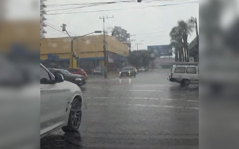 Chuva chega à região com avanço de frente fria; RS está sob alerta vermelho