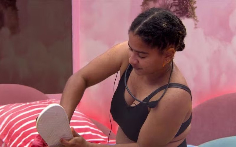 Milena bagunça as coisas de Alberto Cowboy após ser eliminada de prova do líder no BBB 26 | abc+