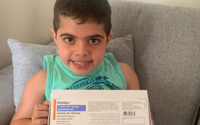 Na última quinta-feira (12) completou um ano que o menino Joaquim de Neque Neves recebeu a infusão do Elevidys no Hospital de Clínicas de Porto Alegre.