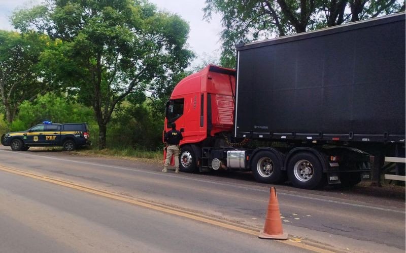 Adolescente é flagrada com caminhoneiro pela PRF na BR-290 | abc+