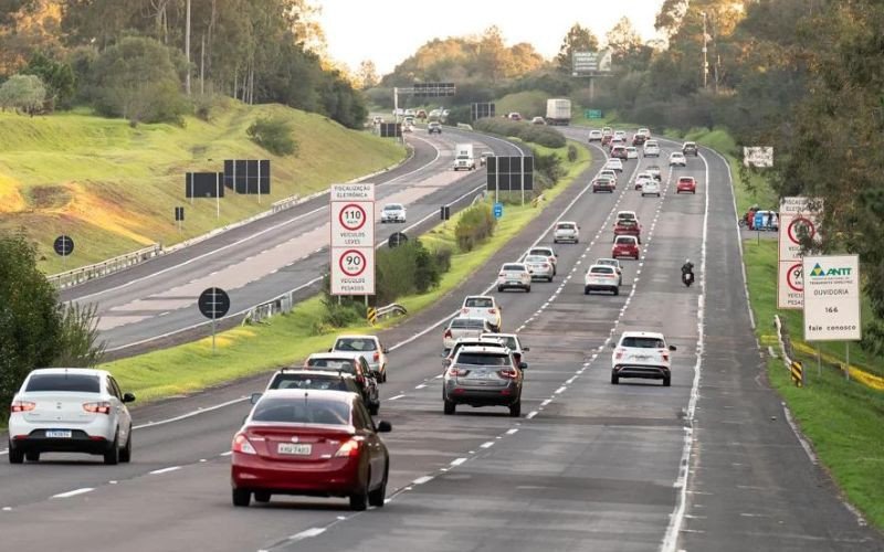Imagem ilustrativa: Trânsito nas rodovias gaúchas começa a ficar intenso nas rodovias nesta sexta-feira (13) | abc+