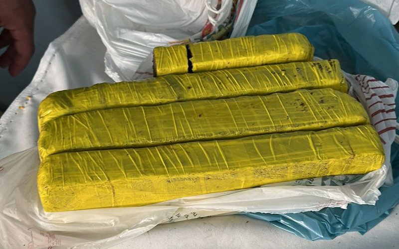 Parte de droga avaliada em mais de R$ 40 mil é encontrada dentro de descarga de vaso sanitário no Vale do Sinos | abc+