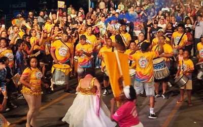 Carnaval movimenta clubes e ruas da região