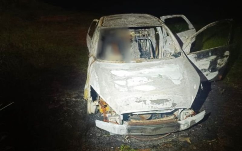 Corpo foi encontrado carbonizado dentro de carro na noite de sexta-feira (13) | abc+