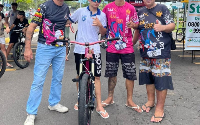 Competidores do Sapicity no Grau, evento realizado neste domingo (15), na Avenida Mauá | abc+
