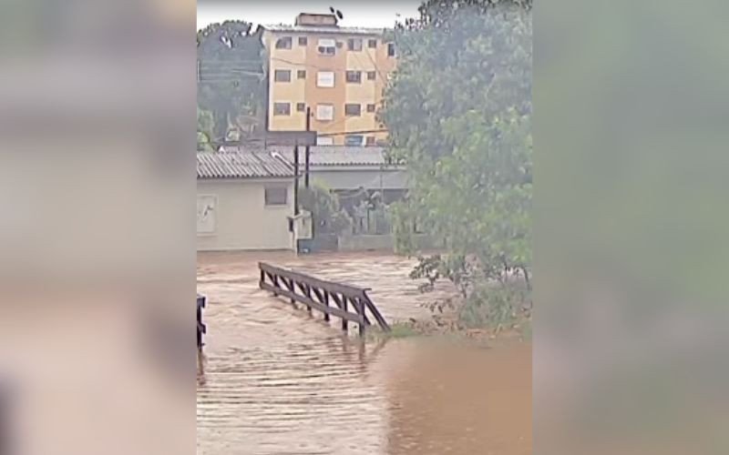 Arroio Wiesenthal transbordou momentaneamente na tarde deste domingo (15) | abc+