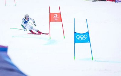 Medalhista Lucas Pinheiro Braathen cai na primeira descida e é eliminado no slalom