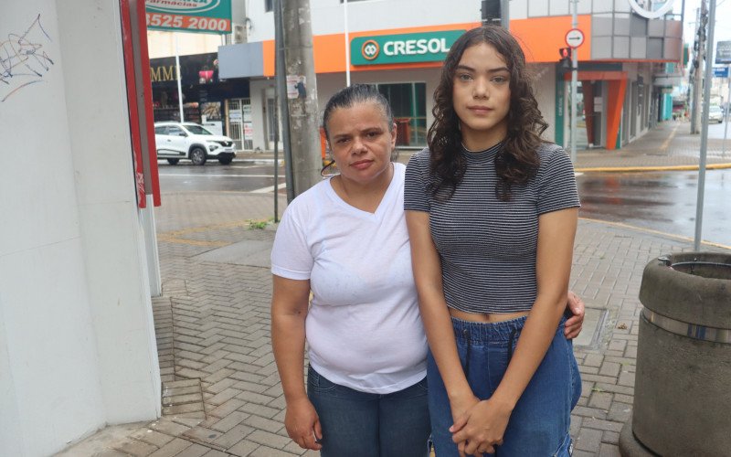 Movimento no Centro de Novo Hamburgo &eacute; brando durante o Carnaval - Miriam e Luiza
