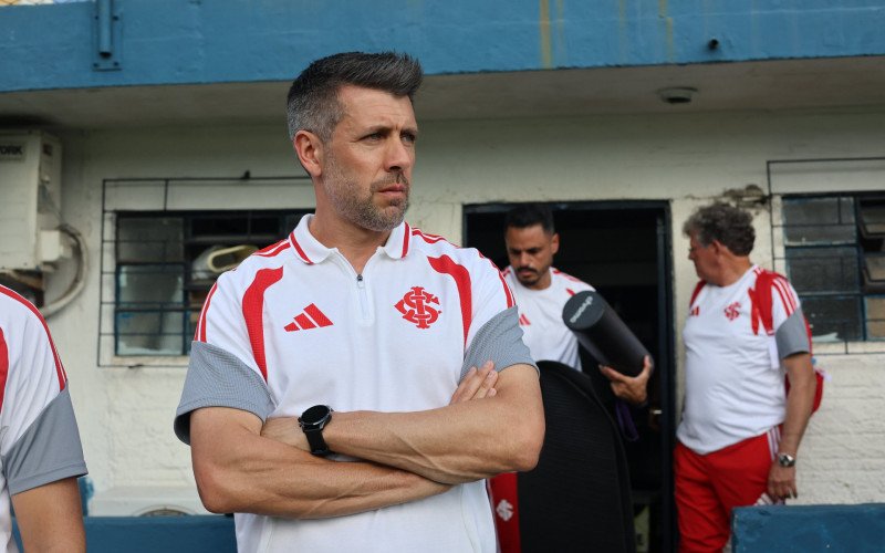 Pezzolano comandou a vitória colorada por 3 a 0 fora de casa | abc+