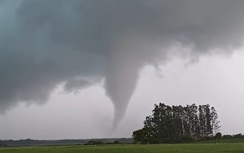 Temporal pode ter causado tornado no Sul do RS neste domingo (15) | abc+