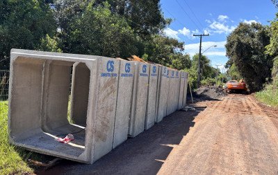 Cratera no bairro Lomba Grande: Saiba quando as obras na Estrada Astrogildo Nogueira do Amaral devem ser concluídas