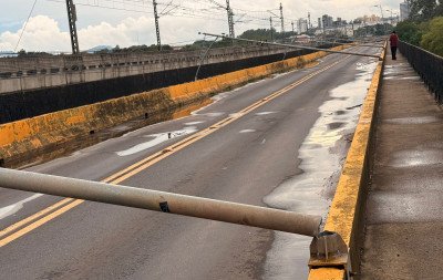Queda de postes, alagamentos e falta de água e luz: Como está São Leopoldo um dia após estragos de temporal