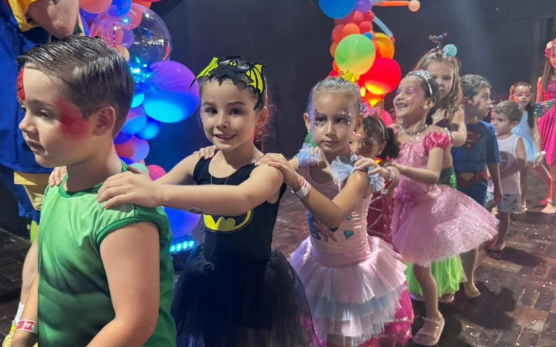 Carnaval Vermelho e Branco Infantil da Sociedade Ginástica transforma festa popular brasileira em um ambiente de família