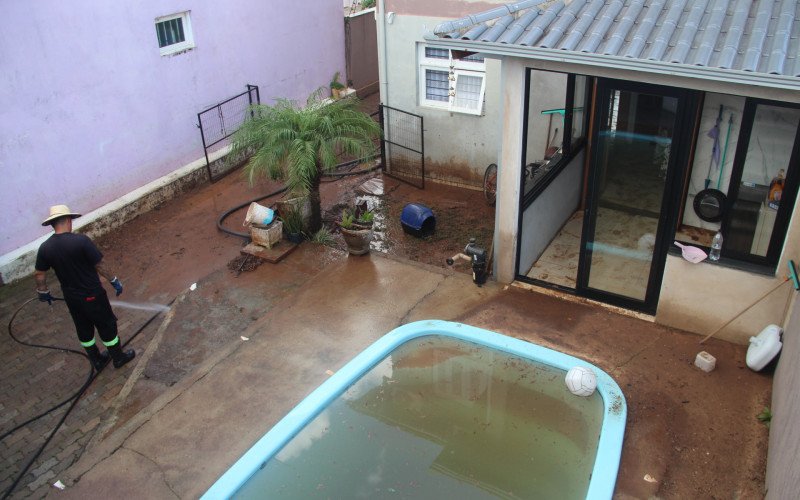 Limpeza precisou ser feita com lava-jatos
