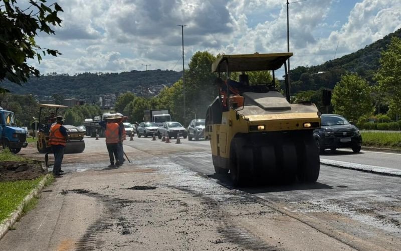 Obras ocasionam congestionamento no trânsito