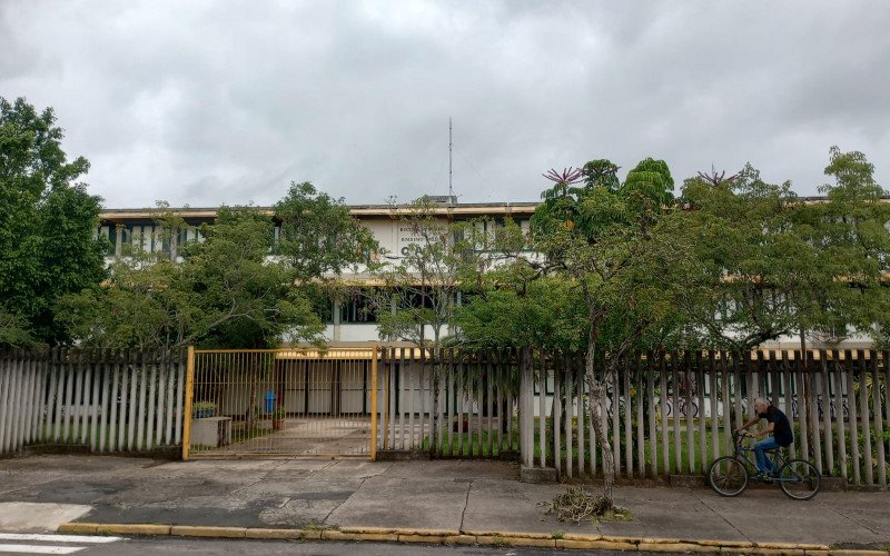 Escolas estaduais voltam às aulas nesta quarta-feira