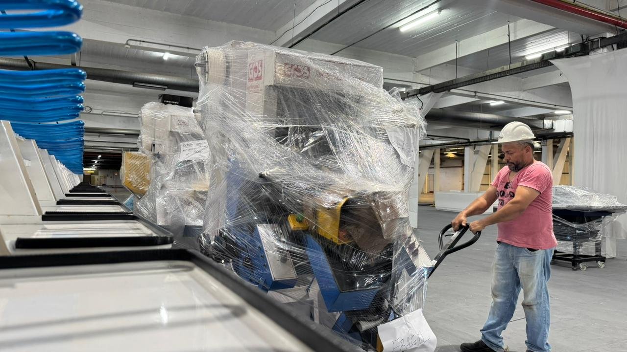 Pavilh&otilde;es da Fenac come&ccedil;am a receber as primeiras m&aacute;quinas para a 49&ordf; Fimec