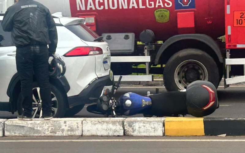 BR-116: Colisão entre moto e carro entre Novo Hamburgo e Estância Velha

