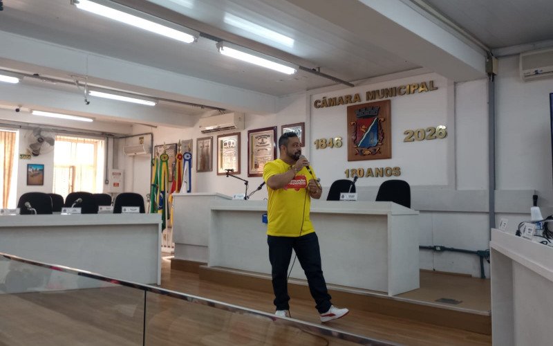 Abertura do Ano Letivo 2026 ocorreu na Câmara de Vereadores contou com palestra ministrada pelo professor da rede municipal Luciano Peixoto