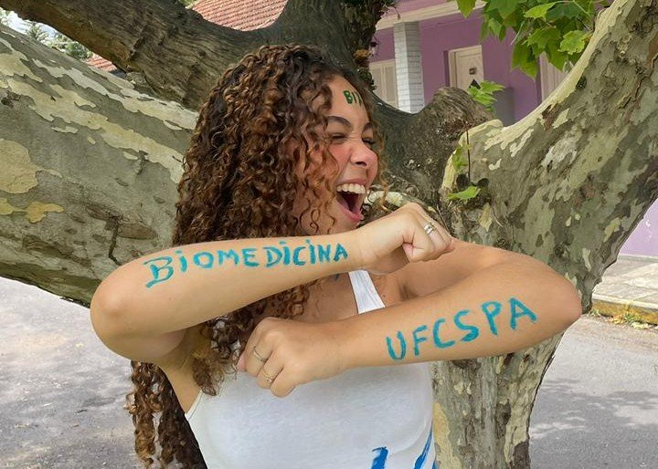 Anna Carolina passou em terceiro lugar na federal com nota do Enem