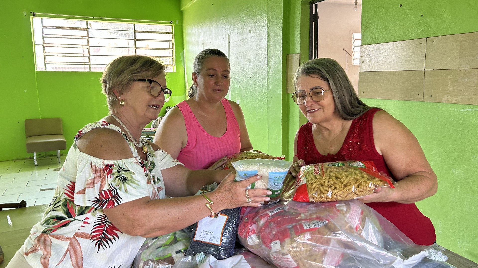 ONG Elos do Bem, da Santo Afonso, recebeu alimentos para preparar refeições a mais de 100 moradores carente do bairro | abc+