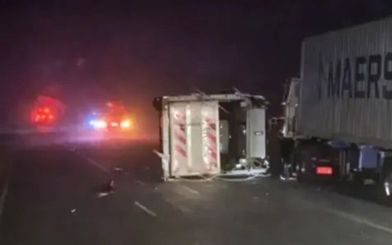 VÍDEO: Caminhões tombam após temporal na Argentina e RS fica em alerta para vendavais intensos