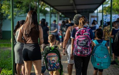 Ano letivo começa para cerca de 30 mil estudantes em Canoas