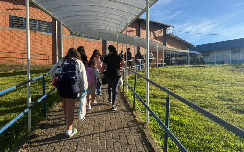 Mais de 3,1 mil alunos do ensino fundamental voltam às aulas em Canela