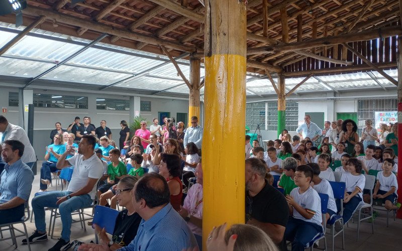 Escola Estadual Augusto Meyer, de São Leopoldo, foi reinaugurada nesta sexta-feira
