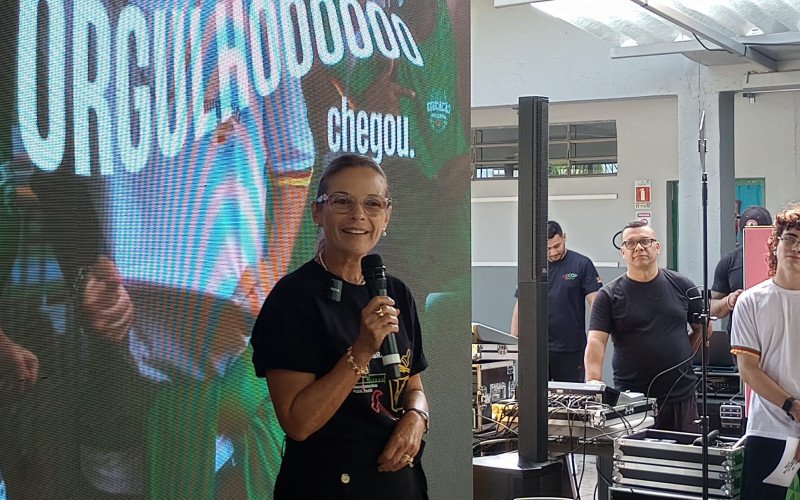 A Secretária de Obras Públicas, Izabel Matte, avaliou a entrega como máxima importância, pois a pasta está revitalizando os espaços estudantis. 