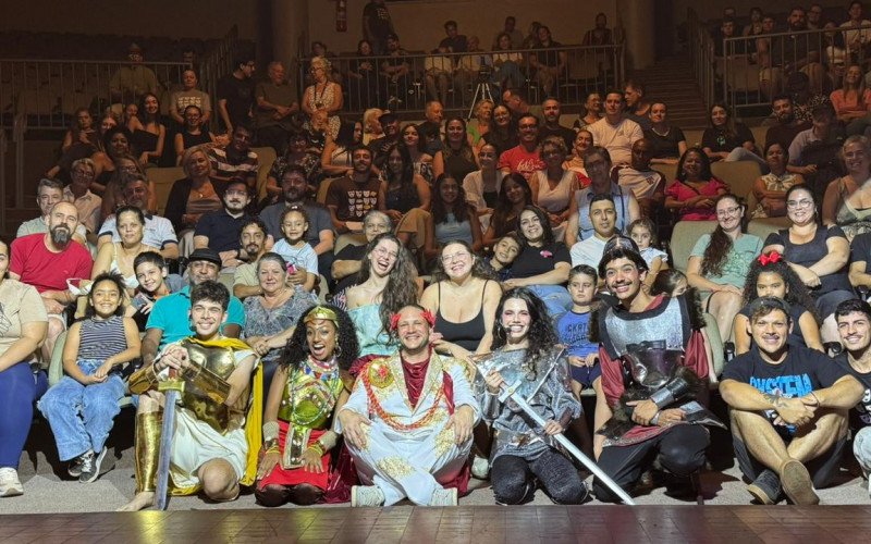 Espetáculo O Monstro do Jogo, no Teatro Paschoal Carlos Magno 