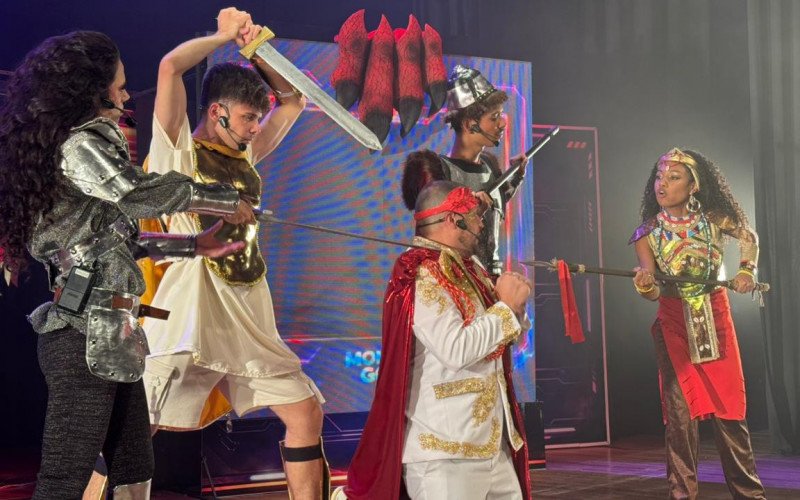 Espetáculo O Monstro do Jogo, no Teatro Paschoal Carlos Magno 