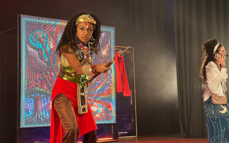 Espetáculo O Monstro do Jogo, no Teatro Paschoal Carlos Magno 
