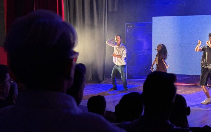 Espetáculo O Monstro do Jogo, no Teatro Paschoal Carlos Magno
