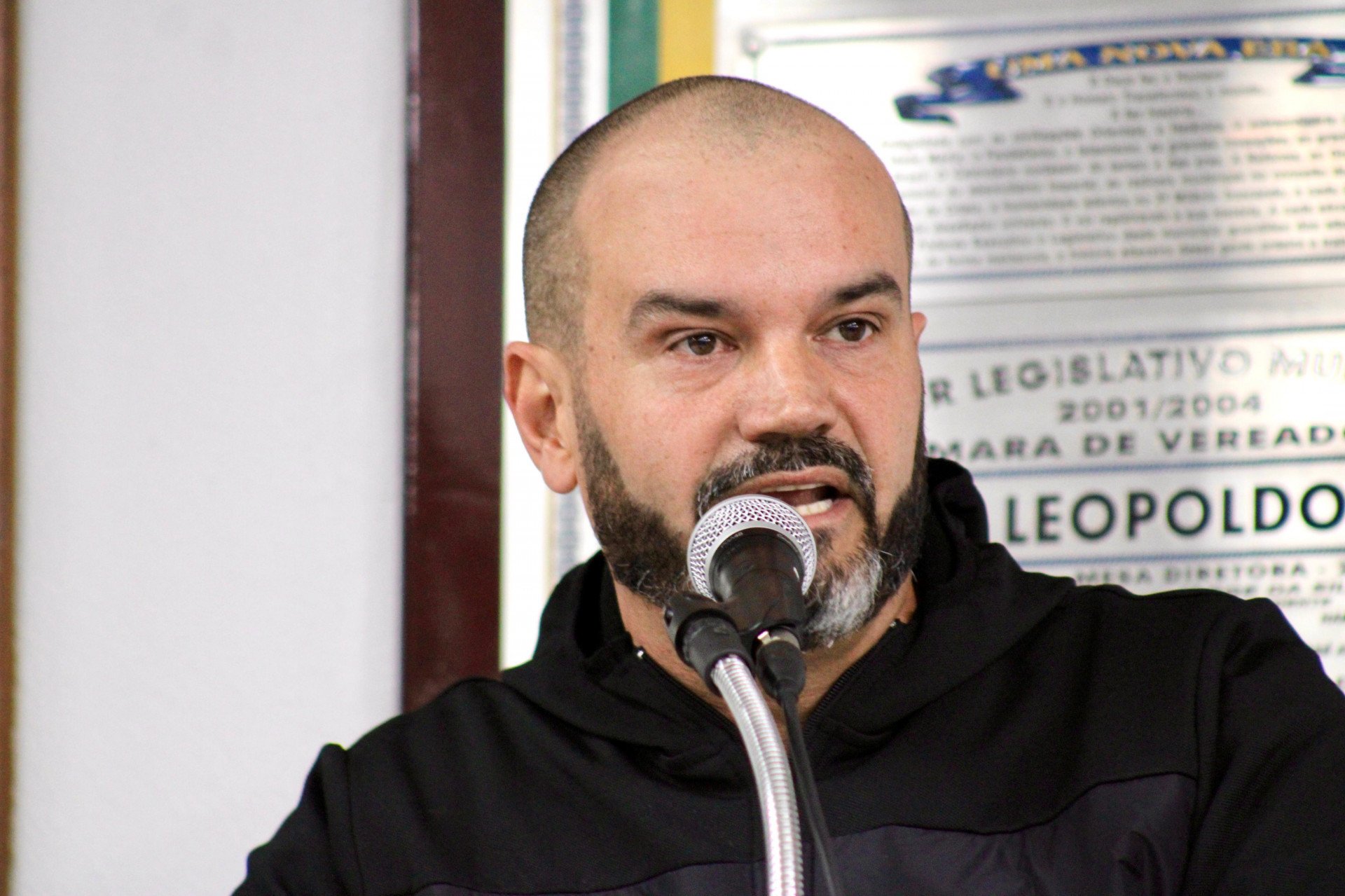 Johnson Souza assume como vereador no lugar de Iara Cardoso, nomeada secretária de Saúde