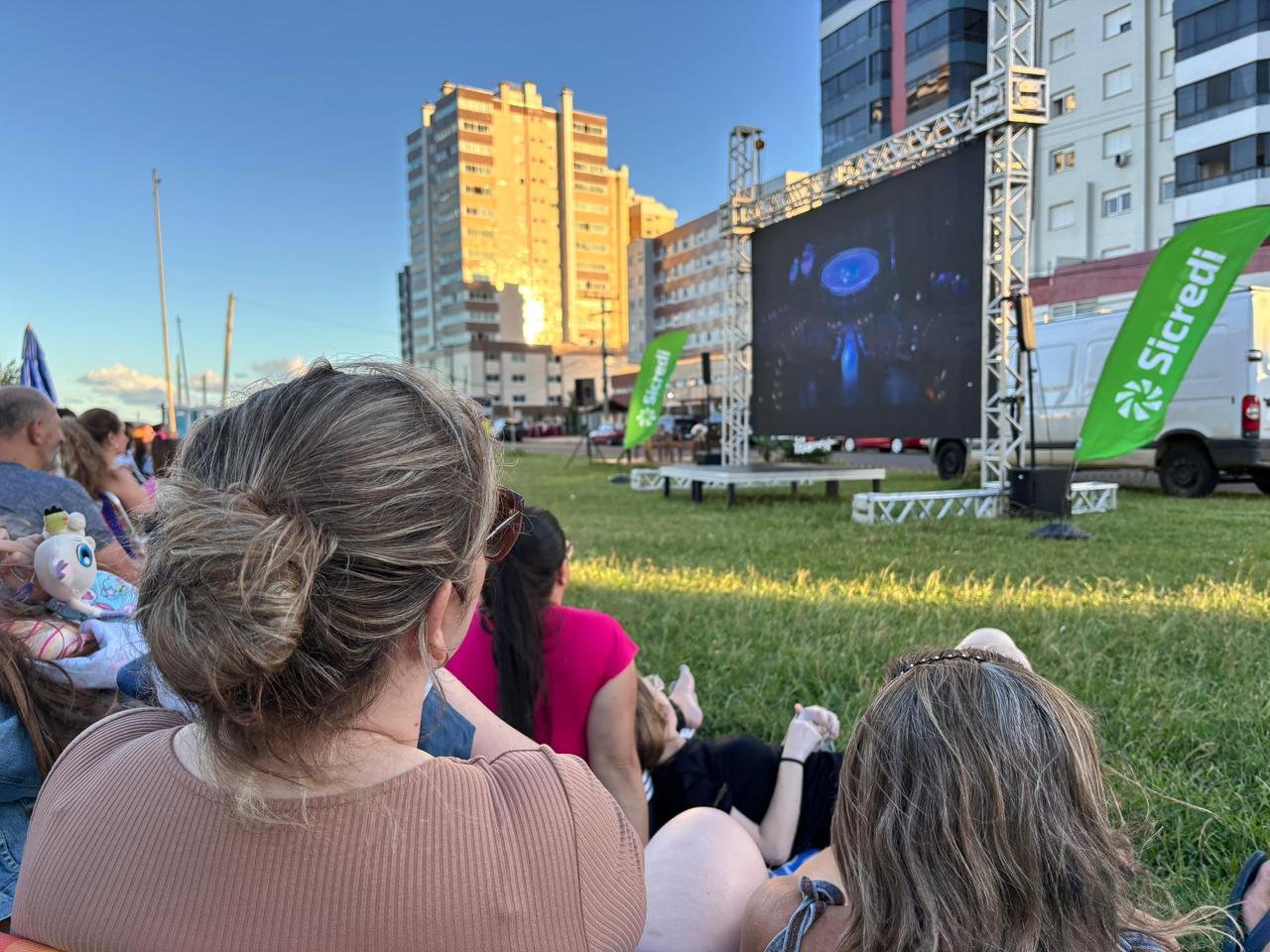 Cinema, mar e famílias: Sicredi PicMovie Tramandaí encerra temporada da Central de Verão do Grupo Sinos