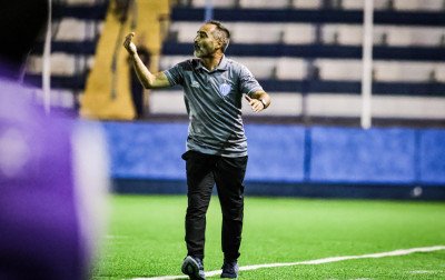 Zimmermann celebra final e calendário cheio do Novo Hamburgo