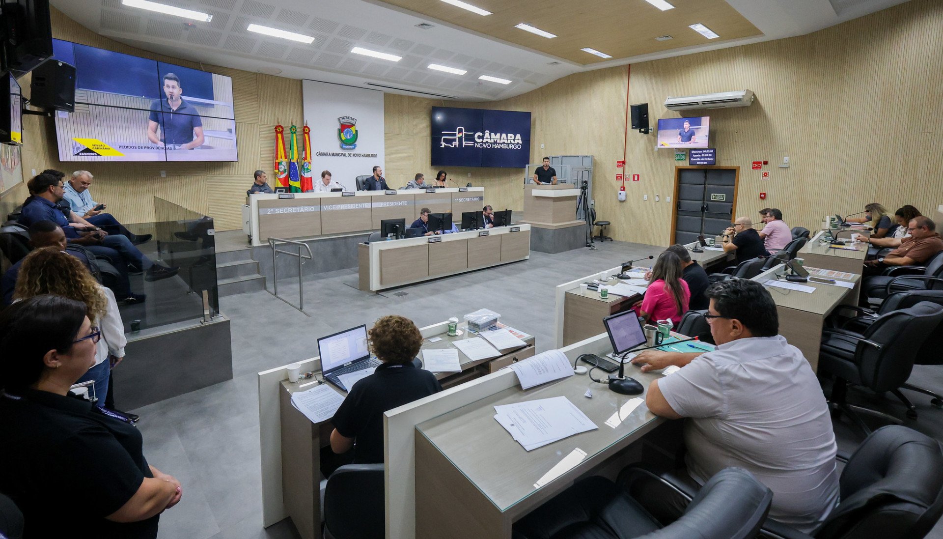Programa Cão Orelha é apresentado por vereadoras com foco no bem-estar animal em Novo Hamburgo