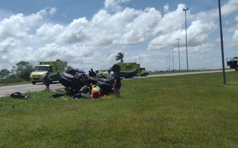 Acidente foi no início da tarde deste domingo na BR-116, na região de Pelotas | abc+