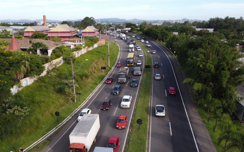 Fila quilométrica na RS-240 entre São Leopoldo e Portão