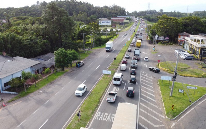 Fila quilométrica na RS-240 entre São Leopoldo e Portão
