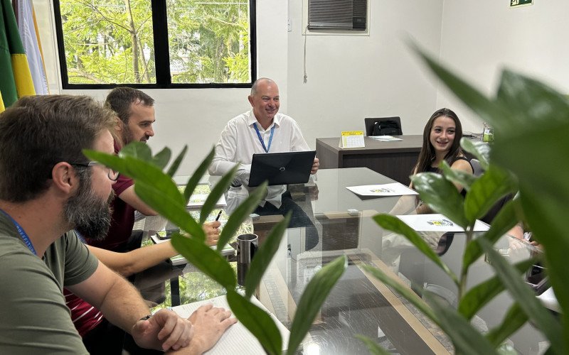 Prefeito Valdir Ludwig voltou ao trabalho de forma discreta e com agenda cheia