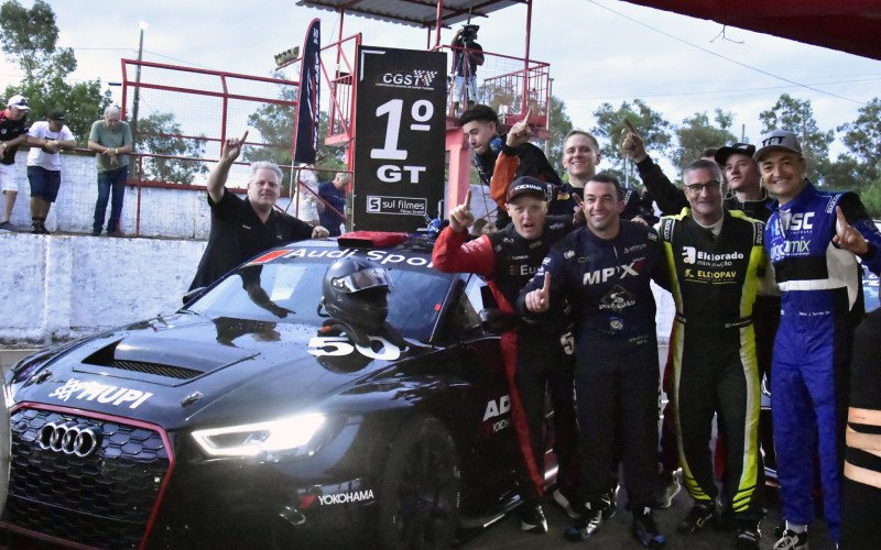 Equipe da MC Tubarão vibra com a vitória na categoria GT | abc+