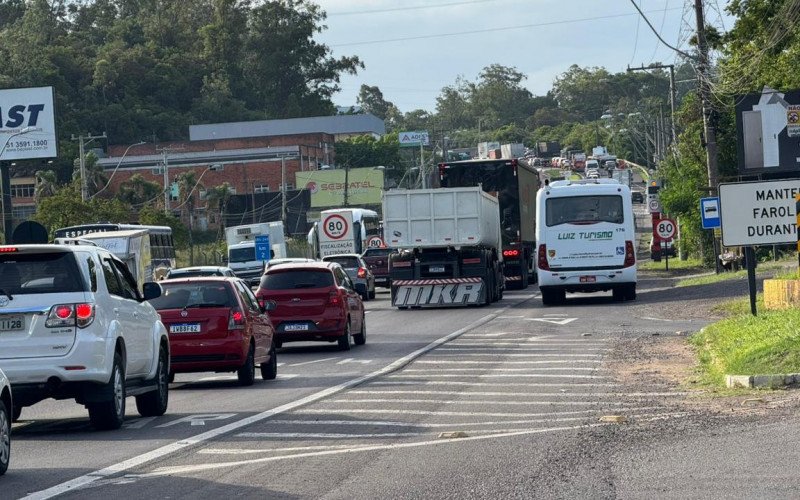 Trecho da RS-240, entre Portão e a Scharlau sofreu com filas quilométricas 