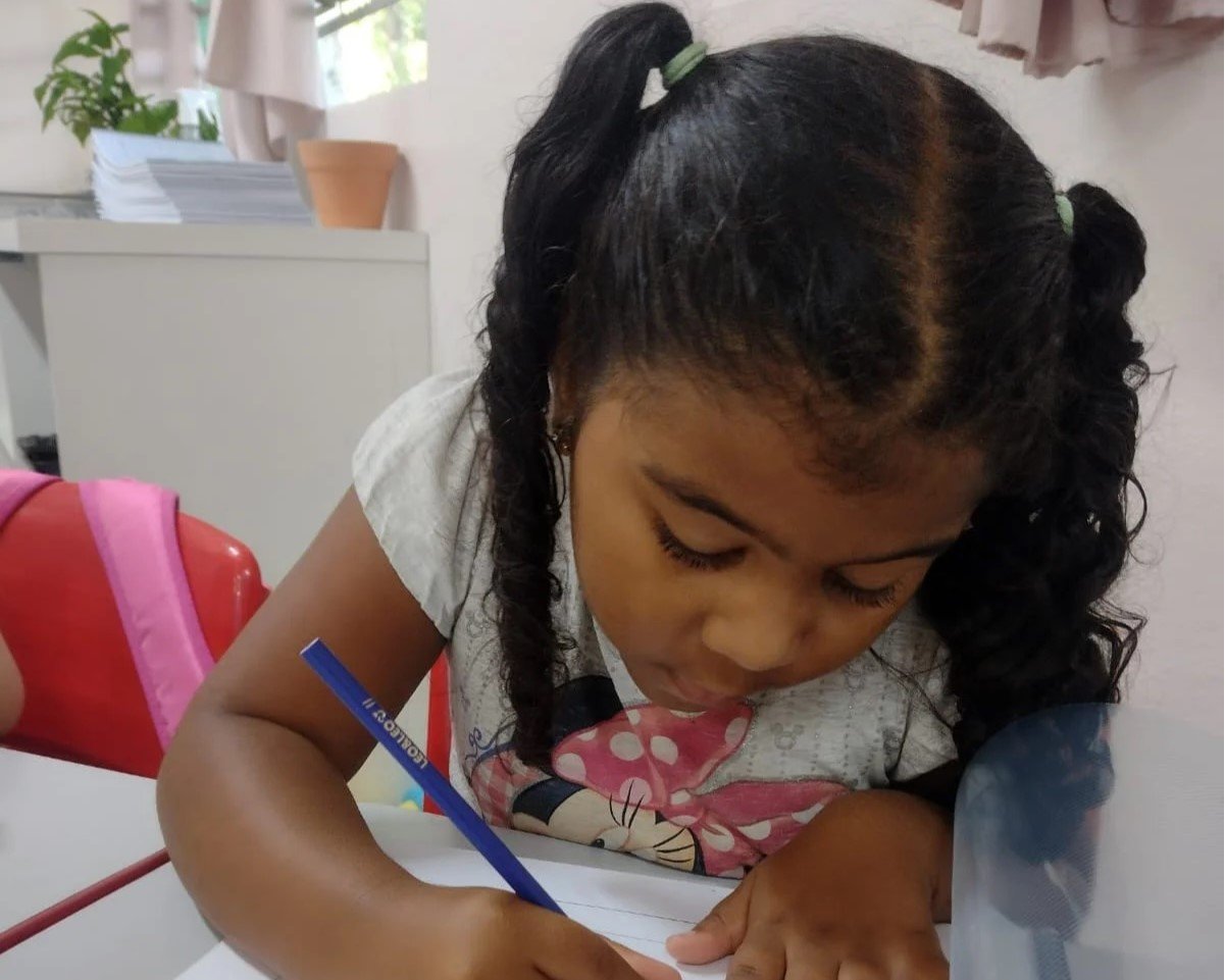Caderno de transi&ccedil;&atilde;o auxilia alunos do 1&ordm; ano na Emeb Jo&atilde;o Goulart