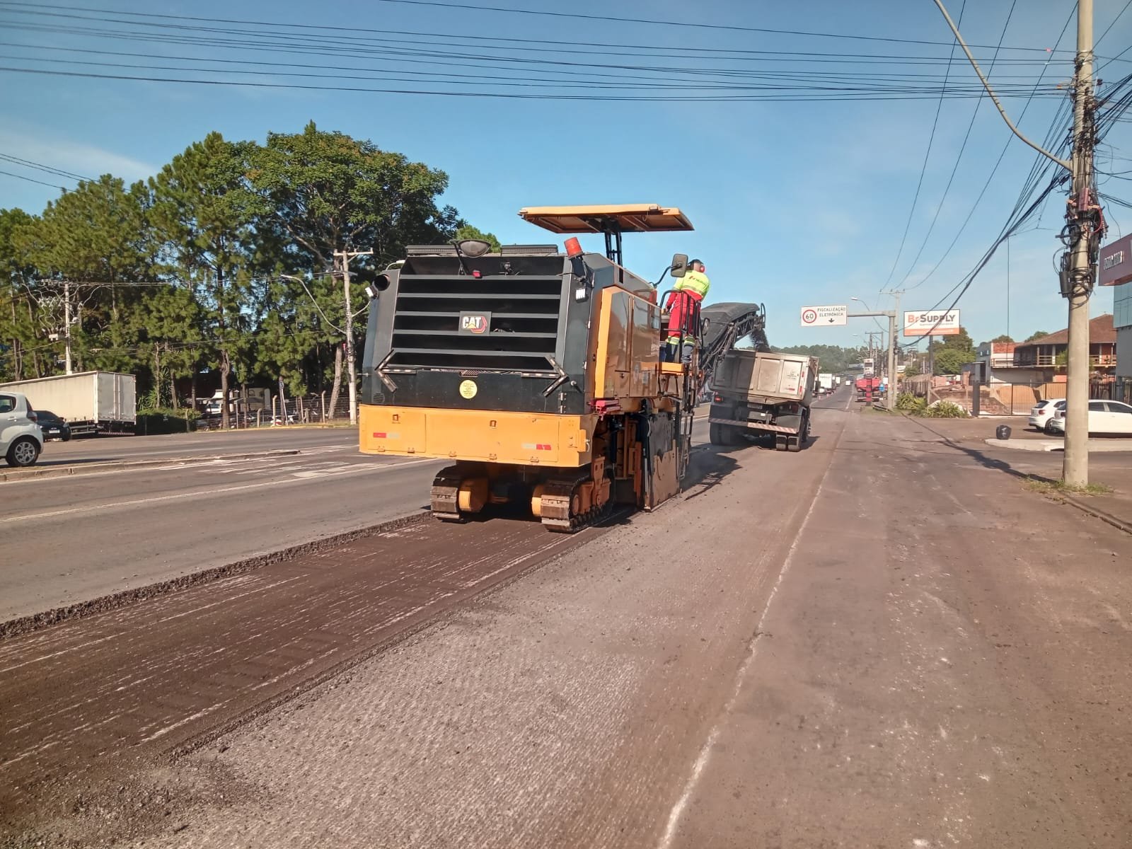 Obras no asfalto da RS-240 impactam tr&acirc;nsito na regi&atilde;o da Scharlau, em S&atilde;o Leopoldo