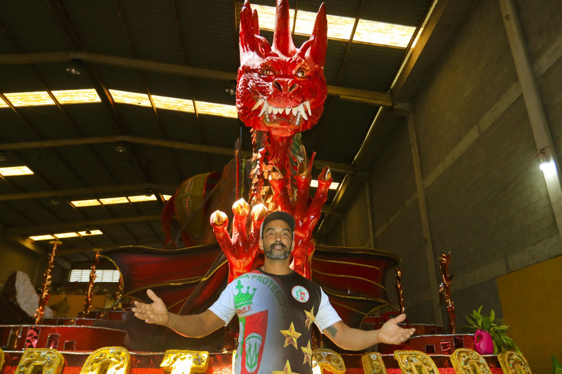  23/02/26 ESCOLA DE SAMBA - PROTEGIDOS - CARNAVALESCO  ROGÉRIO DOUGLAS
